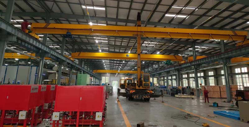 泰丰液压起重机施工现场